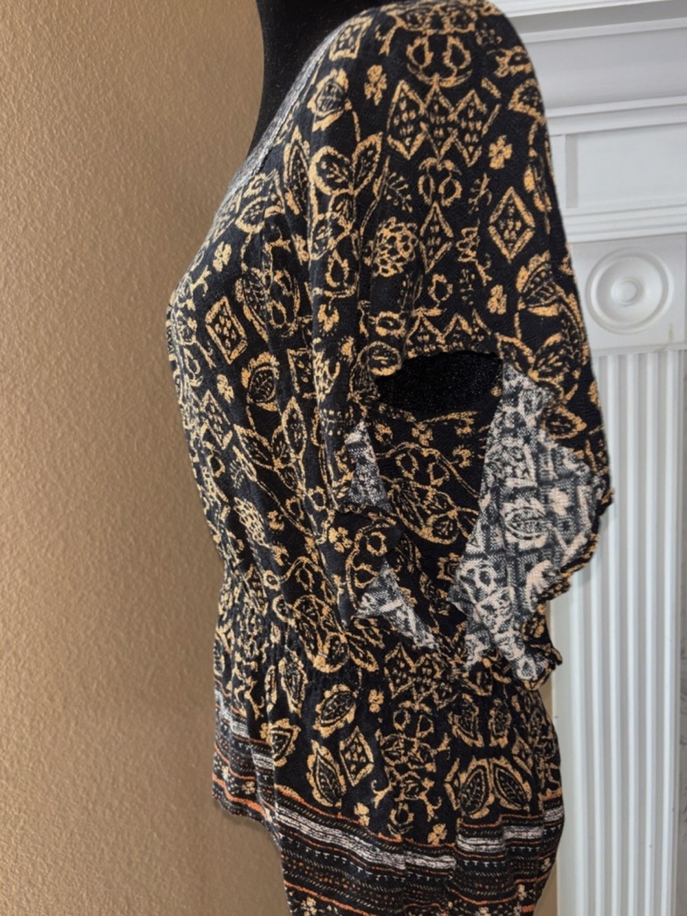 Democracy black and orange patterned top with a boho vibe Size XS #boho - Picture 2 of 7